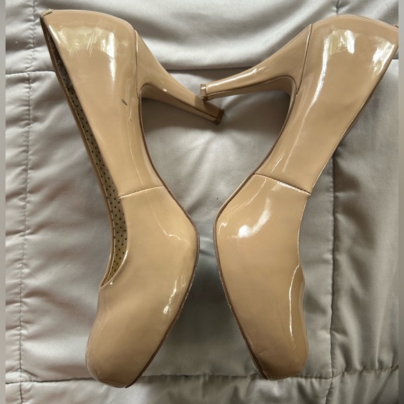 Nude Madden Girl Pumps - Picture 4 of 7